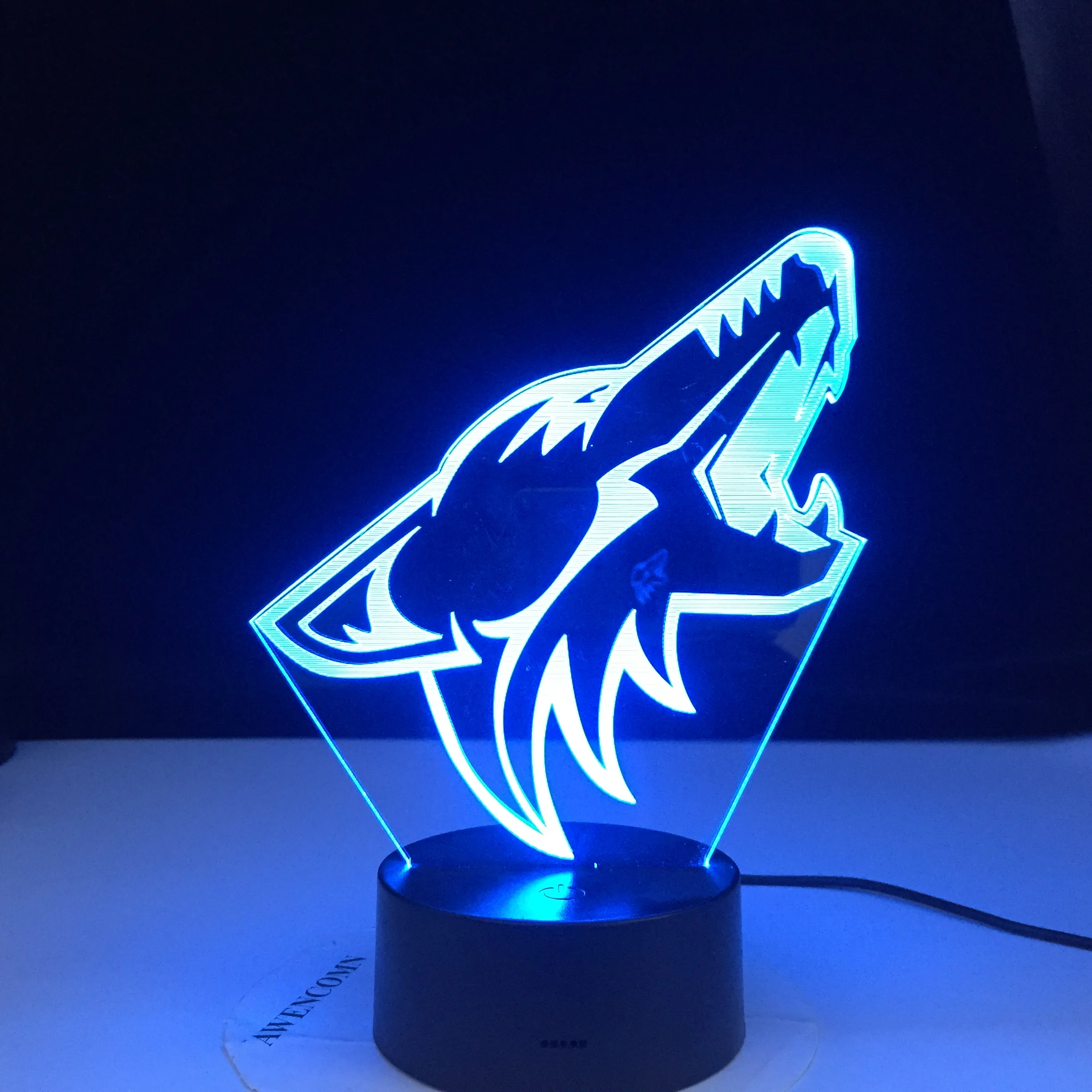 10 Yıldönümü Anlaşma Hayvan Kurt Baş 3D LED Nightlights Renkli Kurt Tasarım Masa Lambası Yanılsama Işıklar Yatak odası Modern Dekor