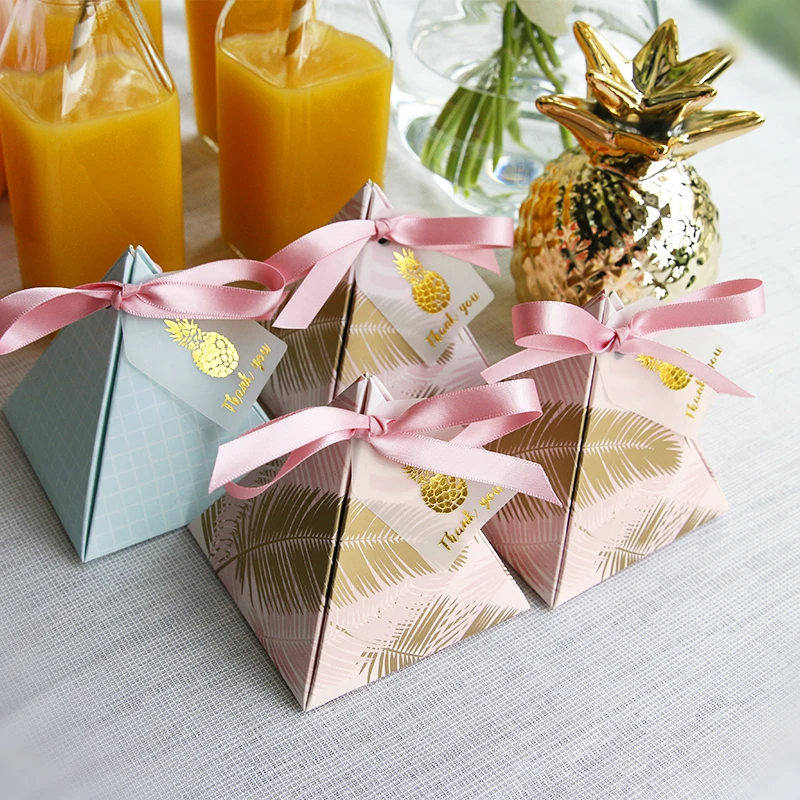 100 adet Üçgen Piramit Düğün Iyilik Malzemeleri Yaprakları Şeker Kutuları Teşekkür Kartı Hediye Kutusu Parti Ambalaj Çikolata Kutusu