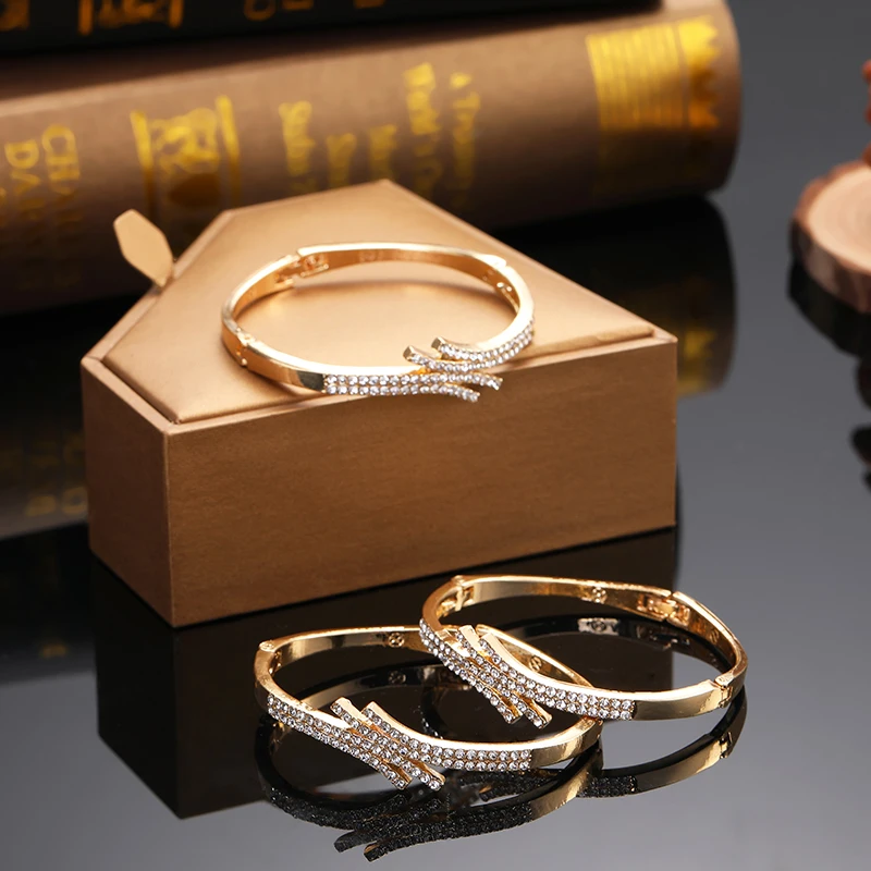 2022 Yepyeni Arap tarzı bilezik zarif el yapımı yapay elmas bilezik Avrupa tarzı bayanlar için düğün hediyeleri