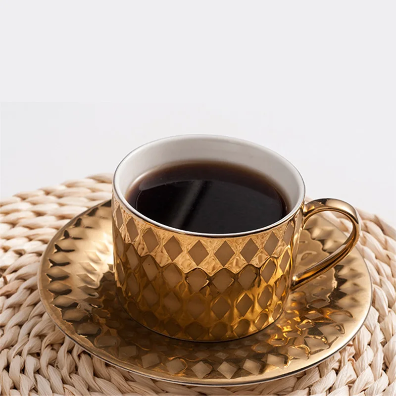 Iskandinav Tarzı Kemik Çini Kahve Fincan Tabağı kaşık seti 200 ml İngiliz Cafe porselen çay bardağı Gelişmiş Seramik Çay Fincanı