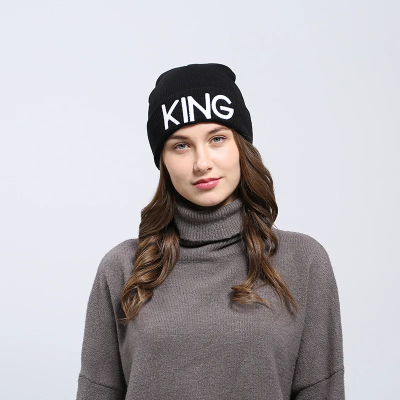 Yeni tasarım harfler KRAL KRALİÇE Nakış Erkek Kadın Kafatası Sıcak Kış Unisex Kayak Hip Hop kaya severler trendleri bere örme şapka